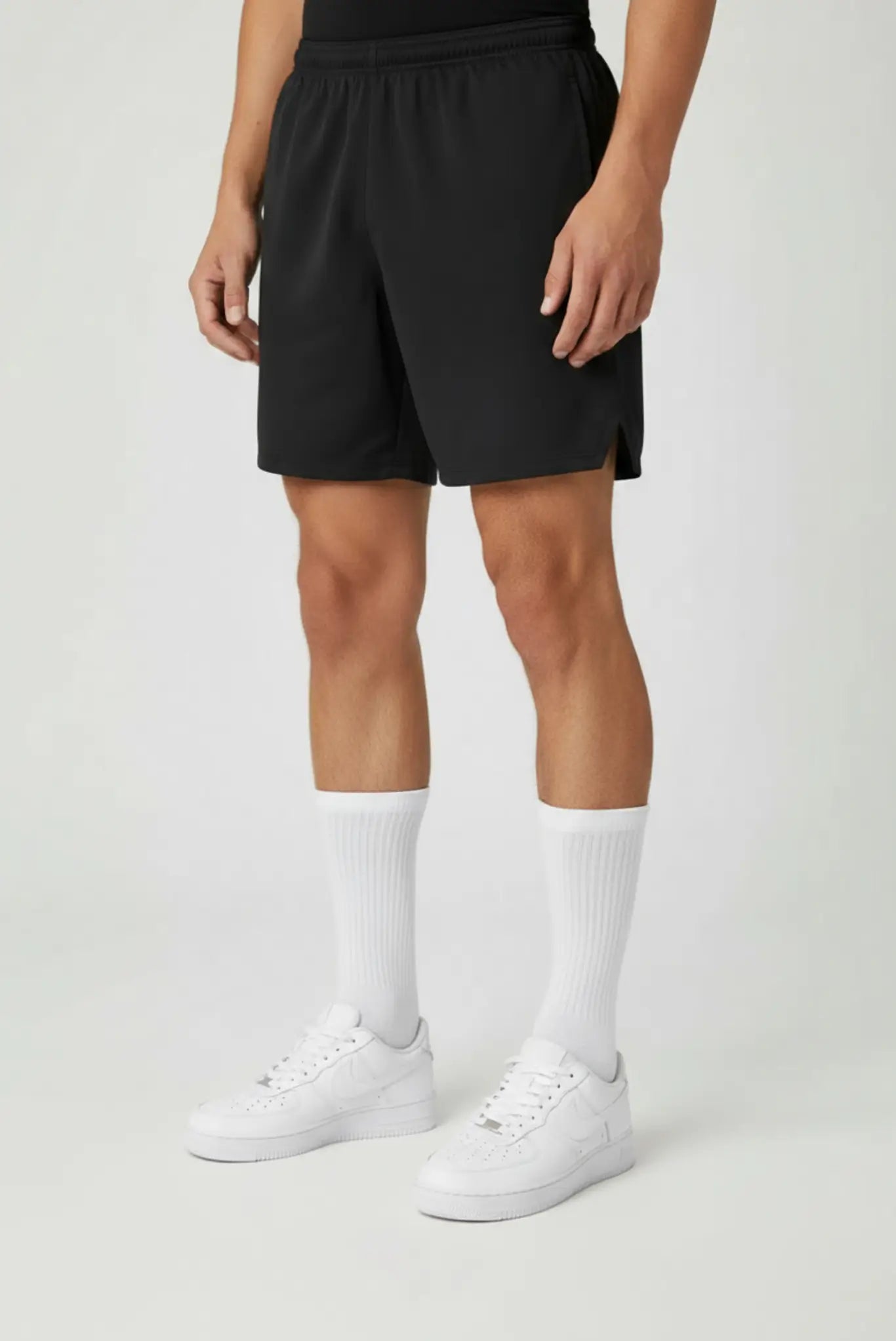 Meia cano alto GLORYFIT Performance Basic branca sendo usada no pé