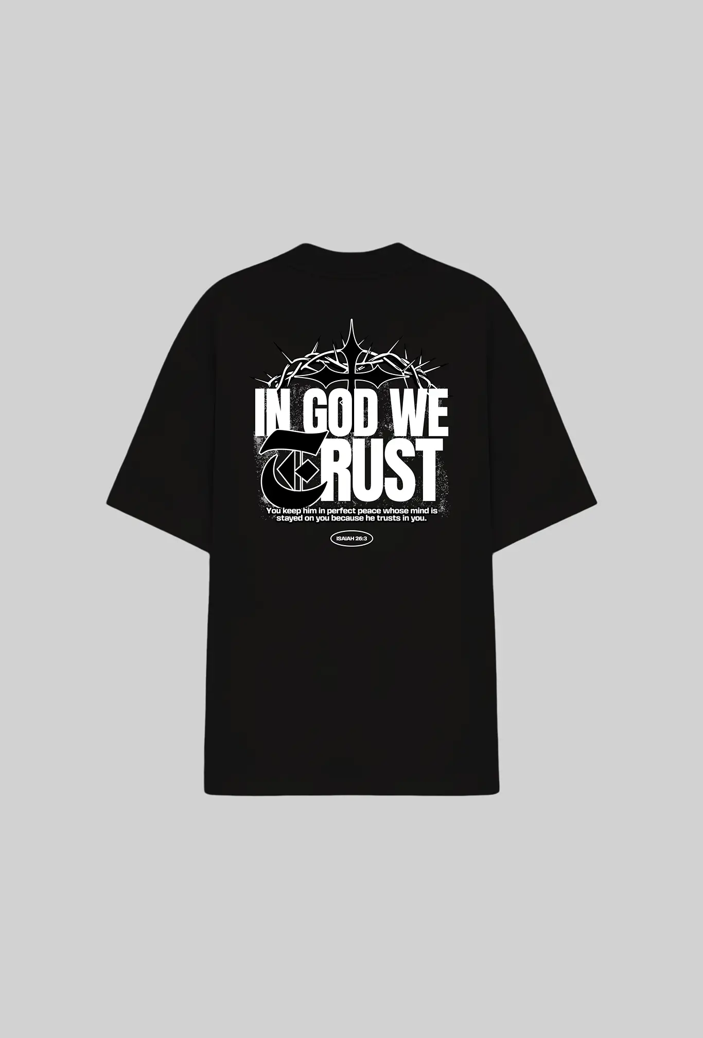 Camiseta oversized In God We Trust GLORYFIT preta vista traseira com fundo cinza