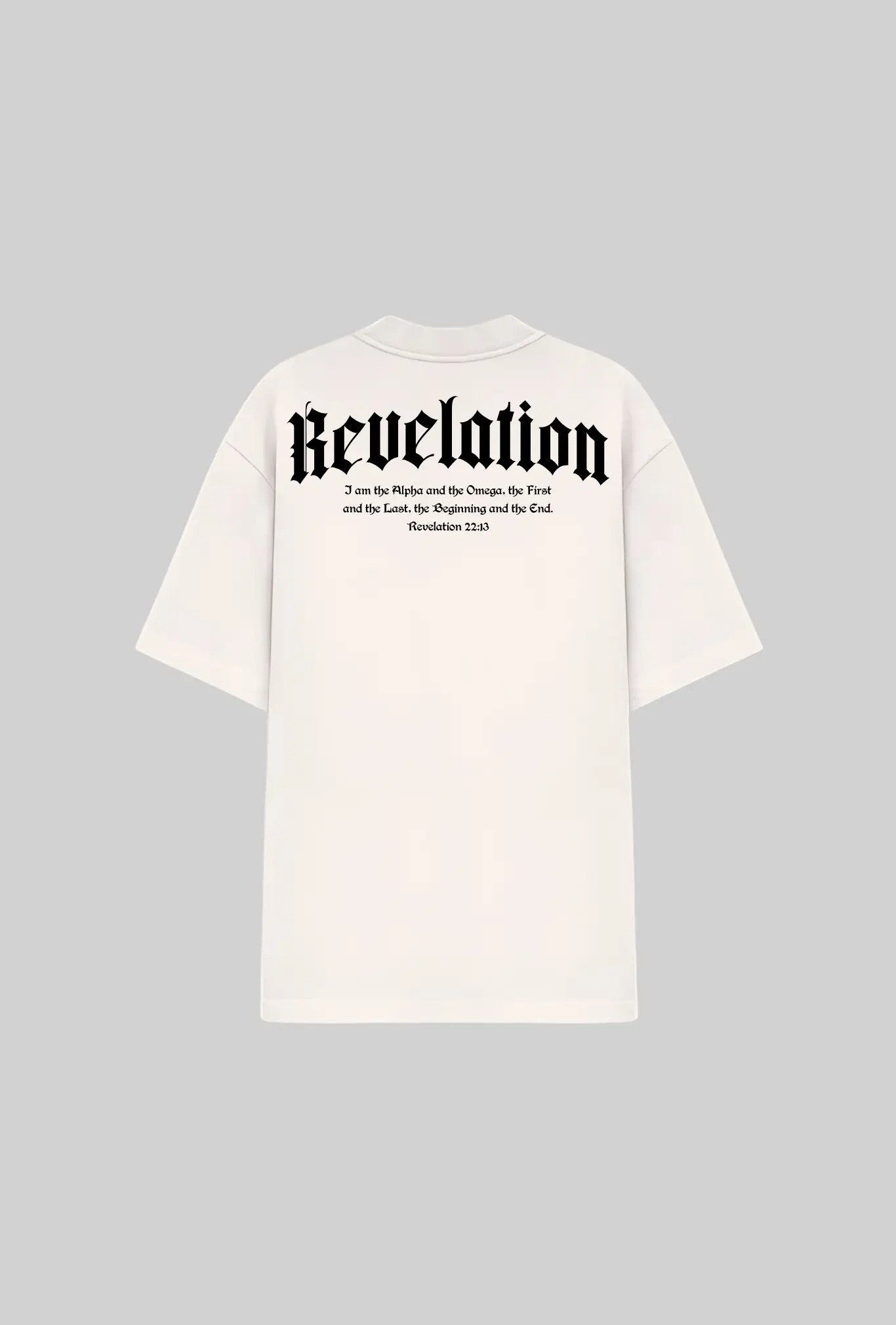 Camiseta oversized Revelation GLORYFIT off white vista traseira com fundo cinza